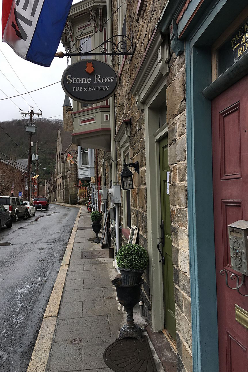 Stone Row Pub & Eatery